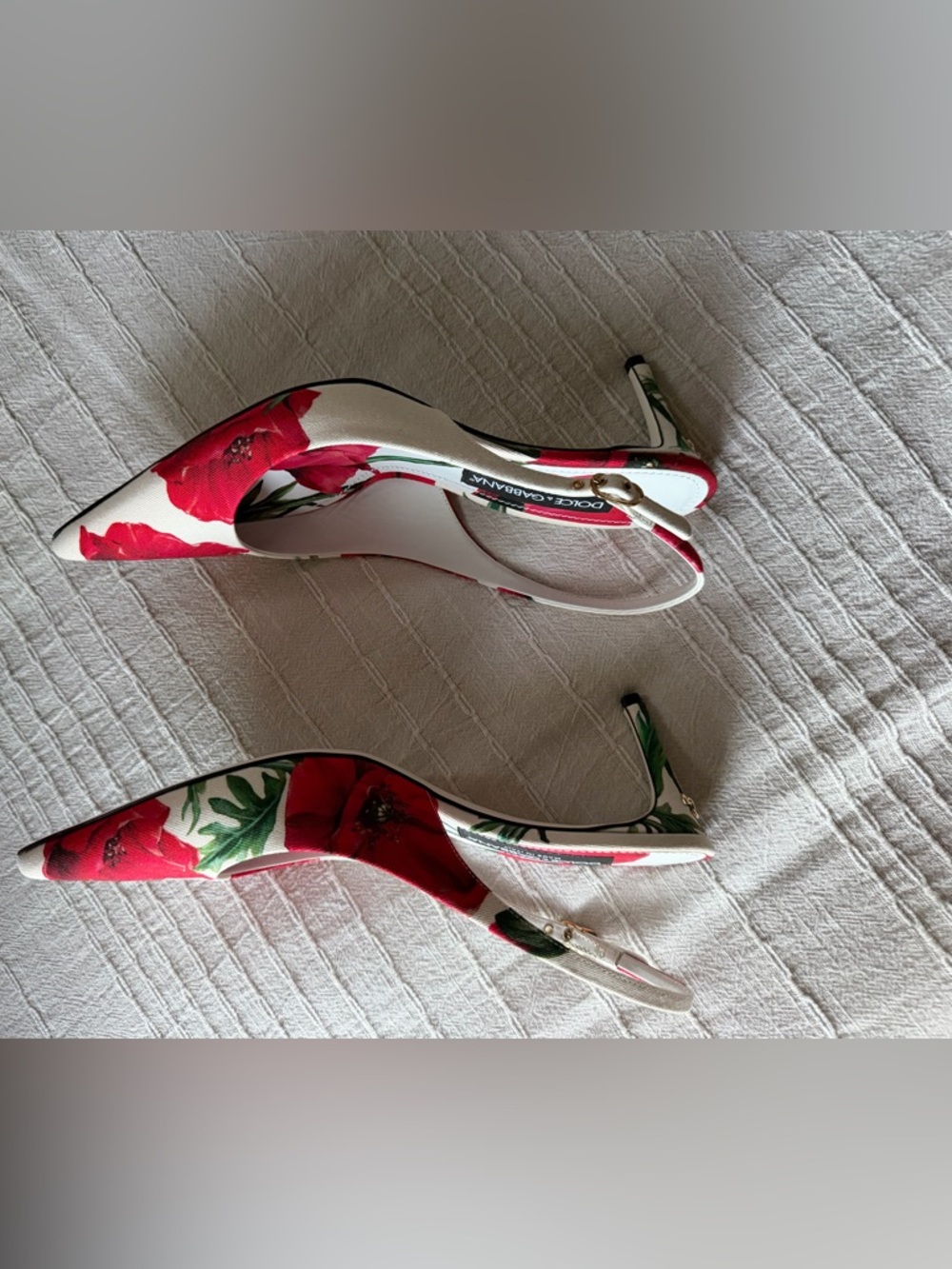 Dolce&Gabbana
Floral Cotton Slingback Pumps
Excellent condition 
Box & dust bags - Picture 6 of 11
